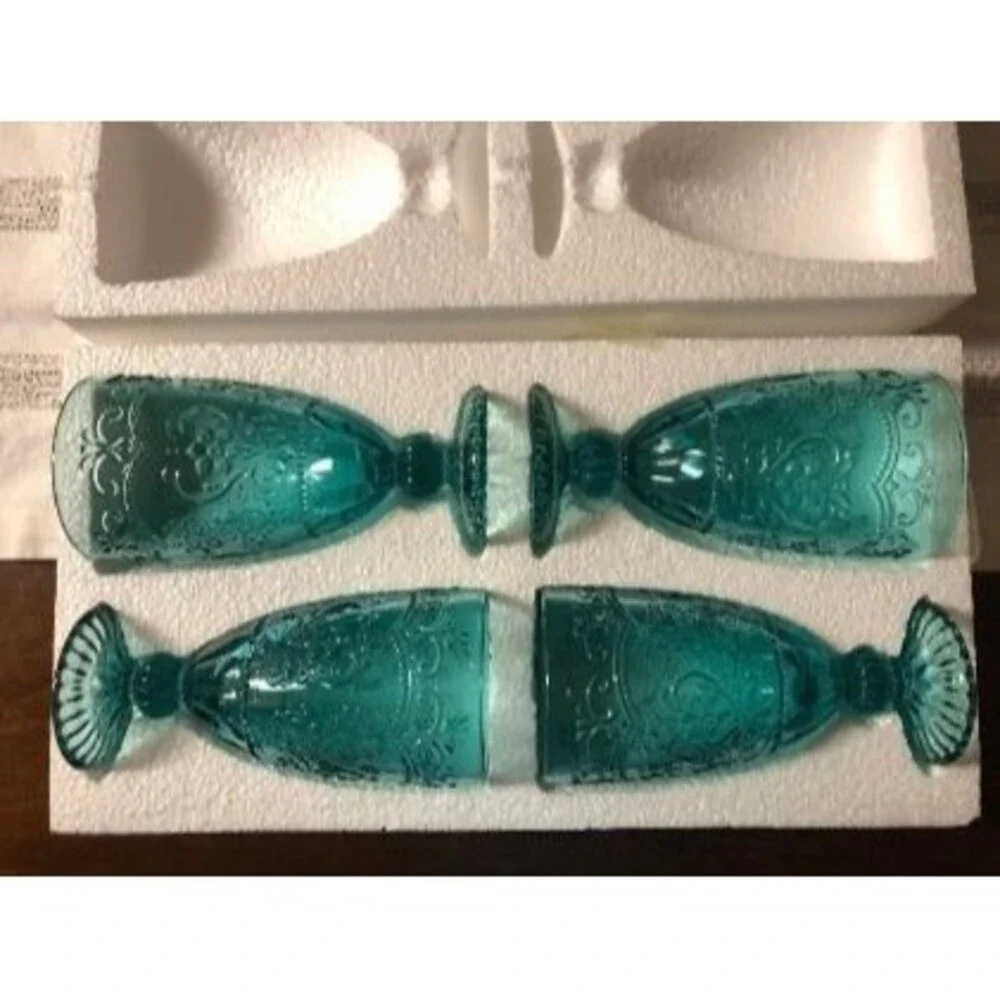 Pioneer Woman Amelia Glass Goblet Set 4pc with Embossed Design Teal 14.7oz New
